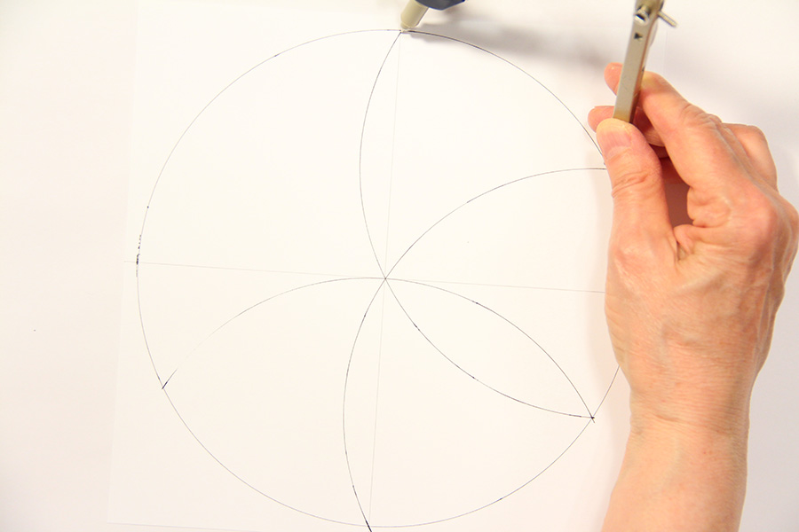 How To Draw A Mandala With A Compass - HowToGetCreative.com